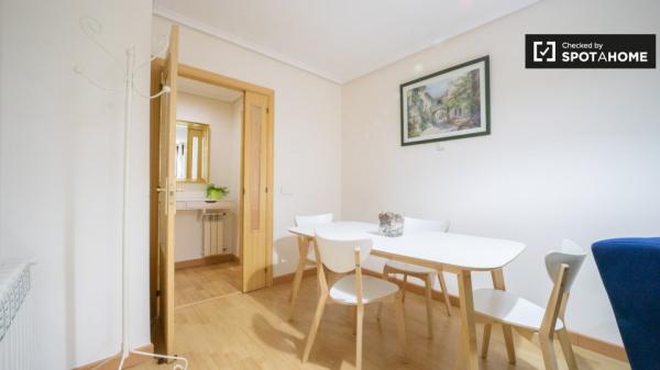 Encantador apartamento de 3 dormitorios en alquiler en Usera, Madrid