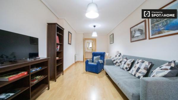 Encantador apartamento de 3 dormitorios en alquiler en Usera, Madrid