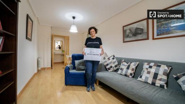 Encantador apartamento de 3 dormitorios en alquiler en Usera, Madrid