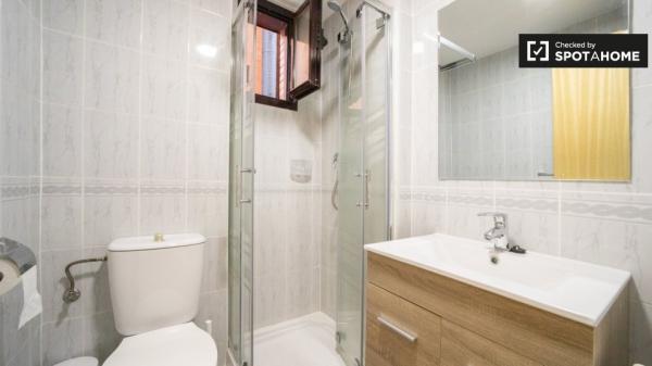 Encantador apartamento de 3 dormitorios en alquiler en Usera, Madrid