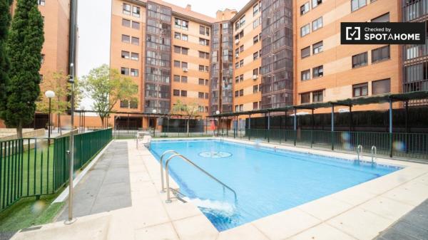 Encantador apartamento de 3 dormitorios en alquiler en Usera, Madrid