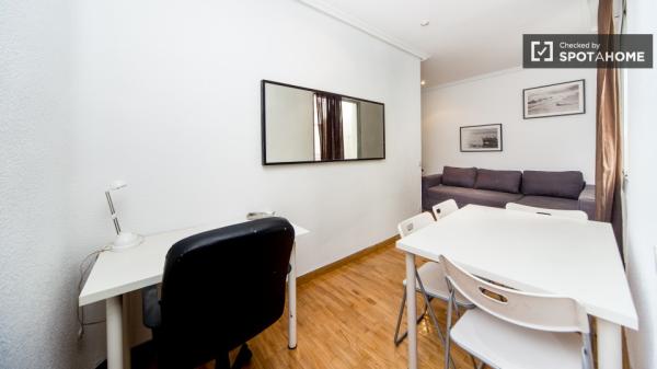 Acogedor apartamento de 1 dormitorio en Salamanca, Madrid