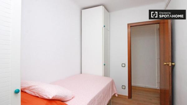 Apartamento de 2 dormitorios en El Carmel, Barcelona
