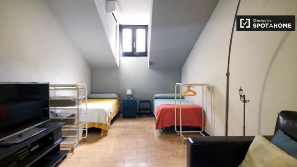 Apartamento de 2 dormitorios en alquiler en Madrid Centro
