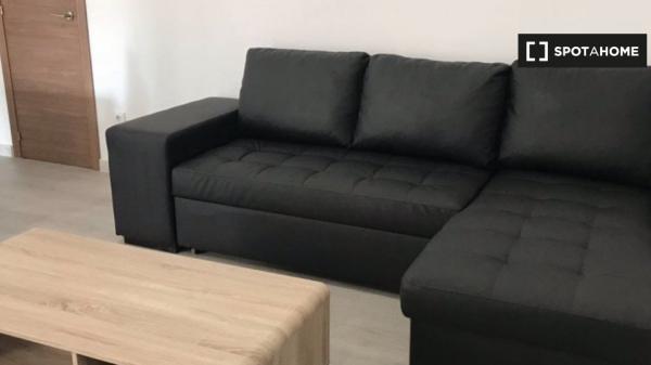 Se alquila habitación, apartamento de 5 dormitorios, Benimaclet, Valencia.