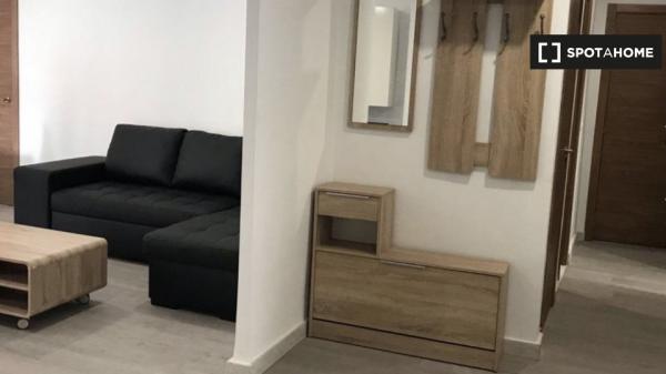 Se alquila habitación, apartamento de 5 dormitorios, Benimaclet, Valencia.