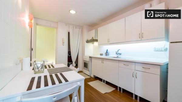 Habitación equipada en apartamento de 5 dormitorios en Extramurs, Valencia