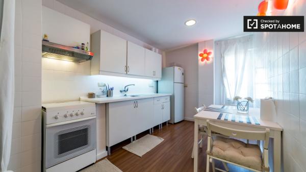 Habitación equipada en apartamento de 5 dormitorios en Extramurs, Valencia