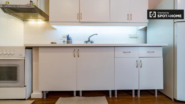 Habitación equipada en apartamento de 5 dormitorios en Extramurs, Valencia