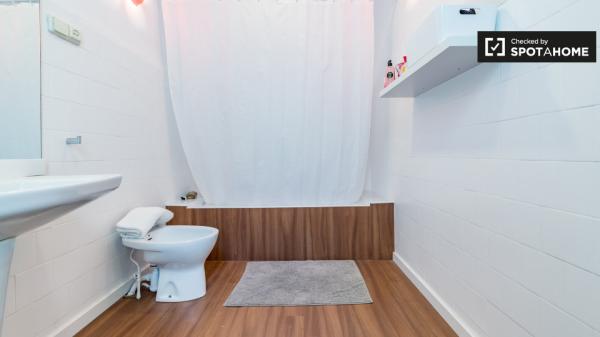 Habitación equipada en apartamento de 5 dormitorios en Extramurs, Valencia