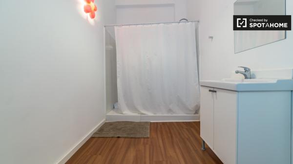 Habitación equipada en apartamento de 5 dormitorios en Extramurs, Valencia