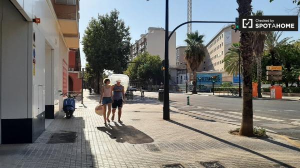 Piso de 3 habitaciones en alquiler en Valencia