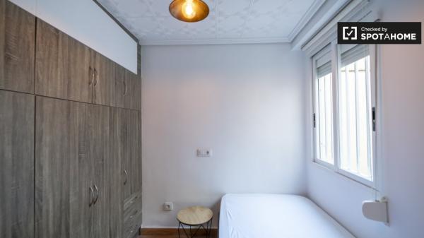 Piso de 3 habitaciones en alquiler en Valencia