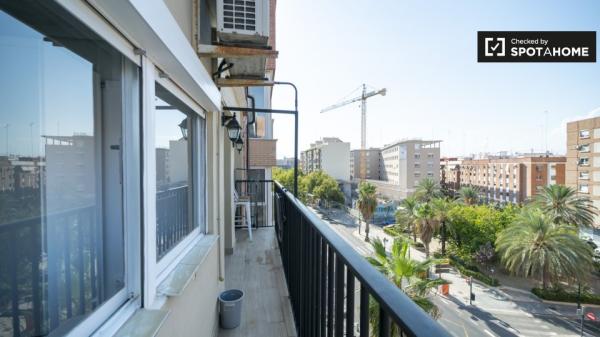 Piso de 3 habitaciones en alquiler en Valencia