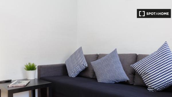 Habitación en alquiler en el apartamento de 3 habitaciones L’Hospitalet, Barcelona