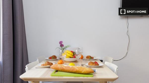 Habitación en alquiler en el apartamento de 3 habitaciones L’Hospitalet, Barcelona