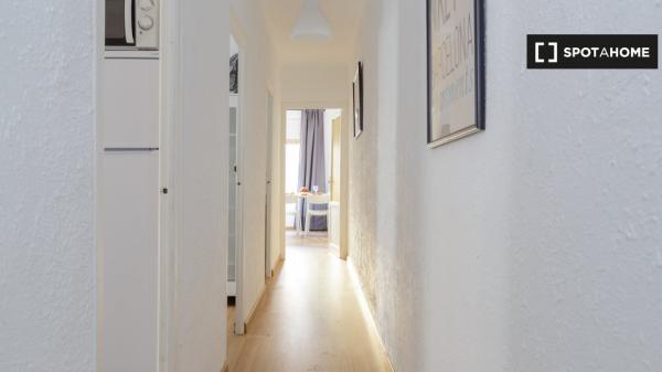 Habitación en alquiler en el apartamento de 3 habitaciones L’Hospitalet, Barcelona