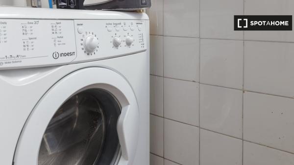 Habitación en alquiler en el apartamento de 3 habitaciones L’Hospitalet, Barcelona