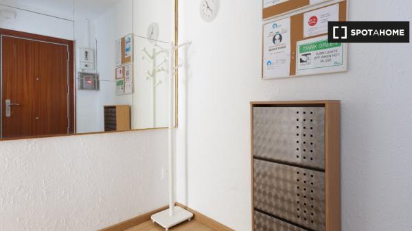 Habitación en alquiler en el apartamento de 3 habitaciones L’Hospitalet, Barcelona