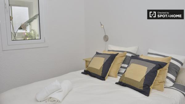 Apartamento de 2 dormitorios en alquiler - Exaimple Izquierdo, Barcelona
