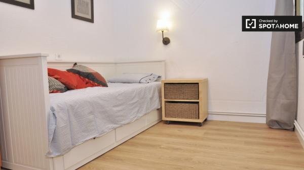 Apartamento de 2 dormitorios en alquiler - Exaimple Izquierdo, Barcelona
