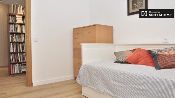 Apartamento de 2 dormitorios en alquiler - Exaimple Izquierdo, Barcelona