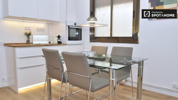 Apartamento de 2 dormitorios en alquiler - Exaimple Izquierdo, Barcelona