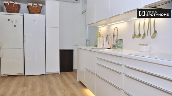 Apartamento de 2 dormitorios en alquiler - Exaimple Izquierdo, Barcelona