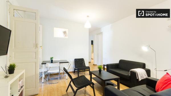 Light room in 9-bedroom apartment in Puerta del Sol, Madrid