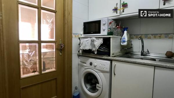 Amplio apartamento de 3 dormitorios en alquiler en Tetuán, Madrid