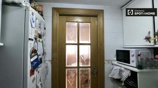 Amplio apartamento de 3 dormitorios en alquiler en Tetuán, Madrid