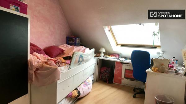 Amplio apartamento de 3 dormitorios en alquiler en Tetuán, Madrid