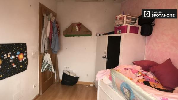 Amplio apartamento de 3 dormitorios en alquiler en Tetuán, Madrid