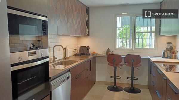 Alquiler de habitaciones en casa de 3 dormitorios en Málaga