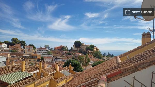 Alquiler de habitaciones en casa de 3 dormitorios en Málaga