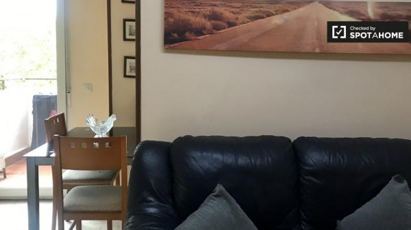 Habitación en apartamento de 6 dormitorios en Alcalá de Henares, Madrid.