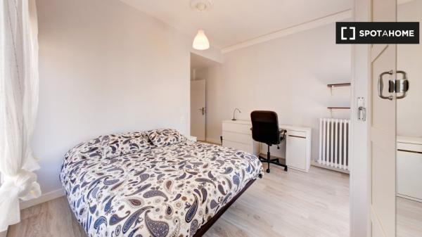 Pokój do wynajęcia w 6-pokojowym mieszkaniu na Plaza San Francisco,