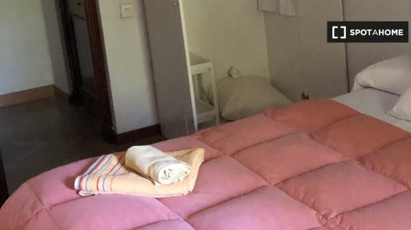 Chambre à louer dans un appartement de 10 chambres à Centro, Séville