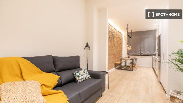 Amplio y moderno apartamento amueblado en calle Lorenzale