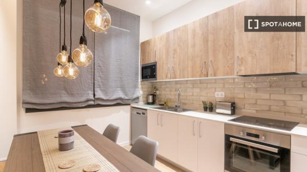 Amplio y moderno apartamento amueblado en calle Lorenzale