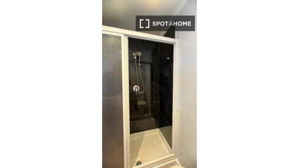 Zimmer in Wohngemeinschaft in Bilbao