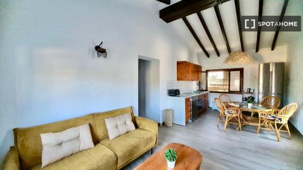 Rooms for rent in 3-bedroom house in Villajoyosa