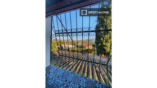 Zimmer zu vermieten in 3-Zimmer-Haus in Villajoyosa