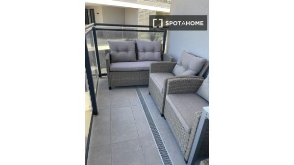 Se alquila habitación en piso compartido de 3 habitaciones en Sant Joan