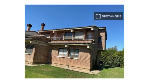 Room for rent in a House Valladolid.