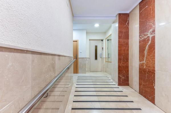 Piso en calle Enriqueta Ortega, 1