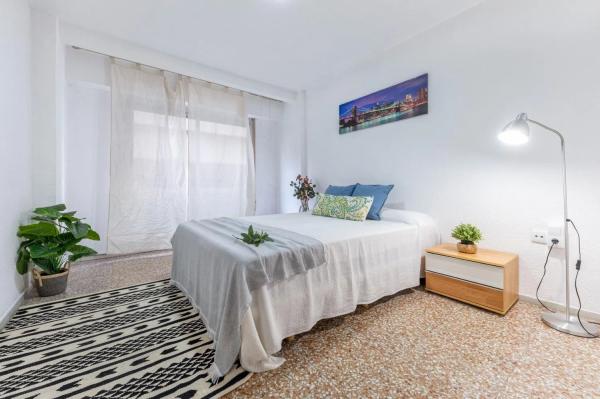 Piso en calle Enriqueta Ortega, 1