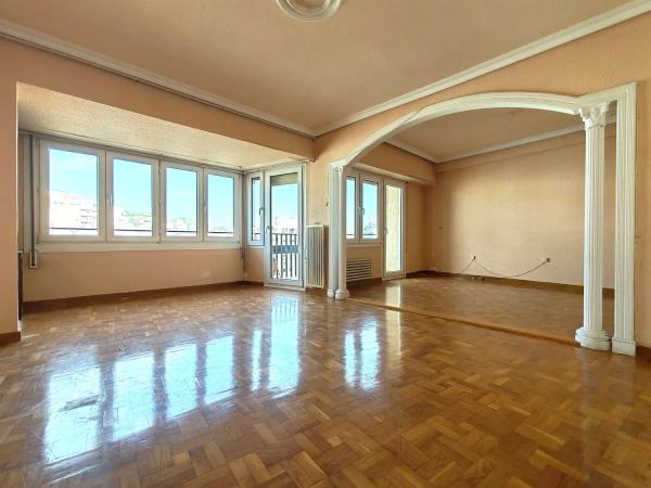 Piso en plaza Músico Óscar Tordera Iñesta, 3