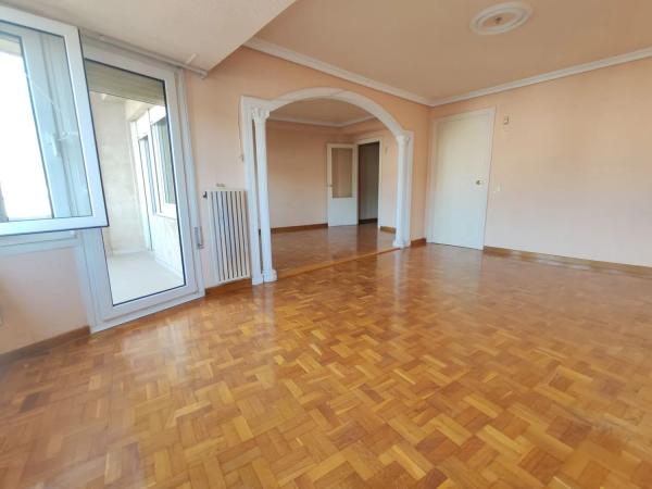 Piso en plaza Músico Óscar Tordera Iñesta, 3