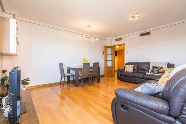 Piso en calle Médico Pérez Martorell